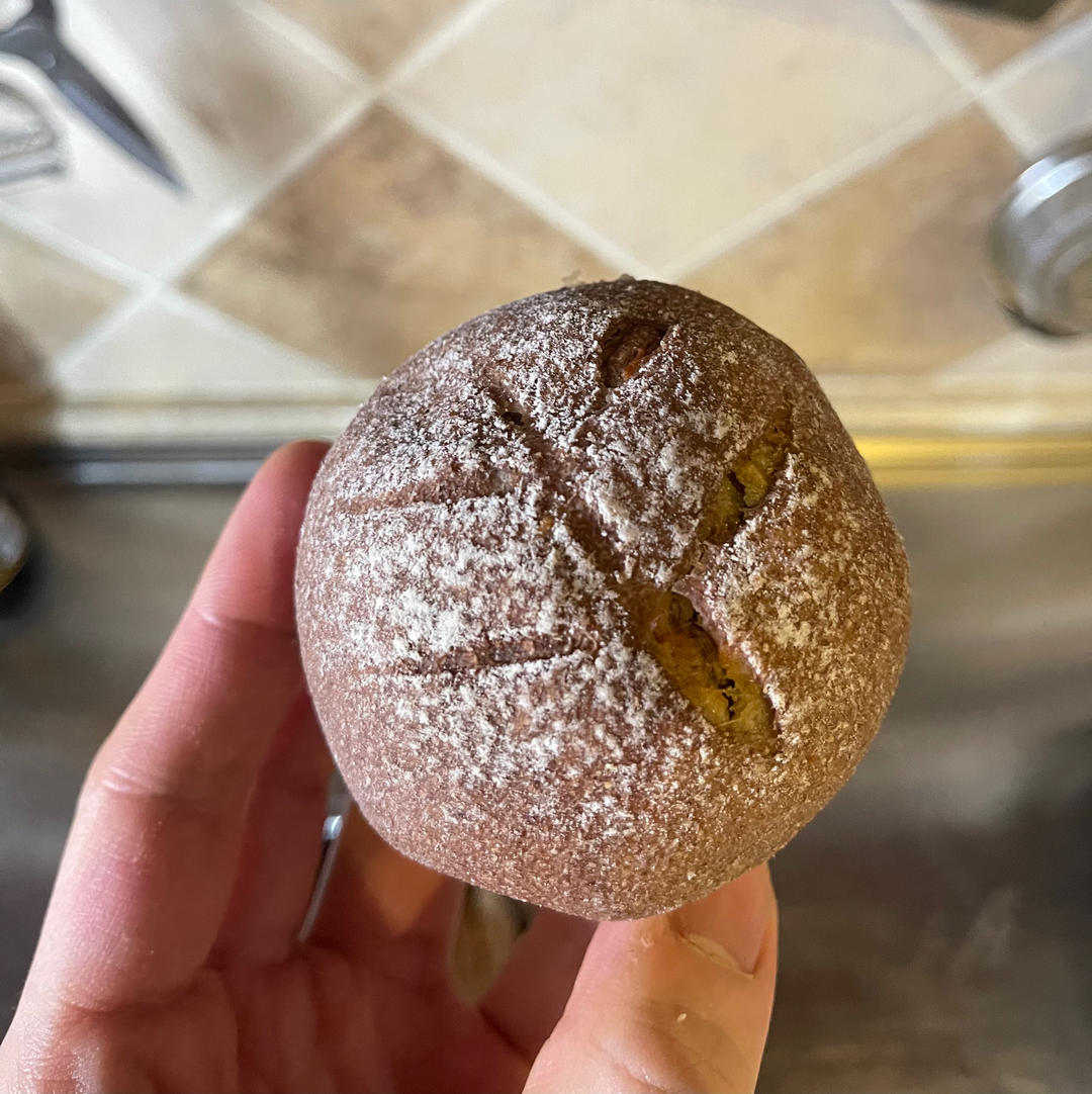 低卡减脂饱腹无负担黑全麦紫薯欧包