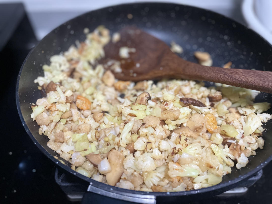 【健康三餐】三文鱼时蔬菜花米炒饭