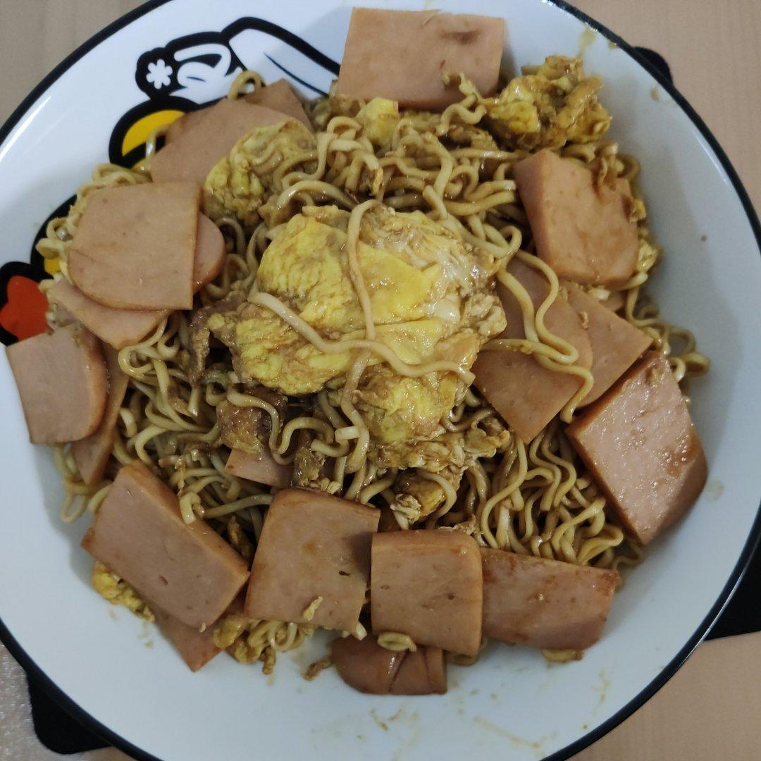泡面的灵魂吃法⁉️爆炒方便面