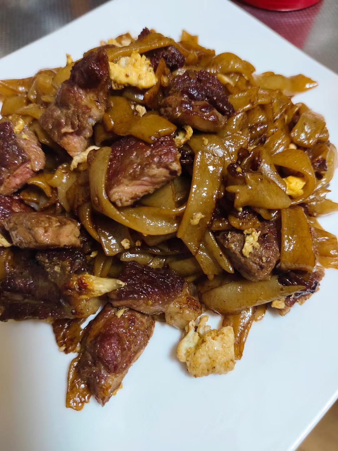 牛肉炒河粉（经典粤菜）
