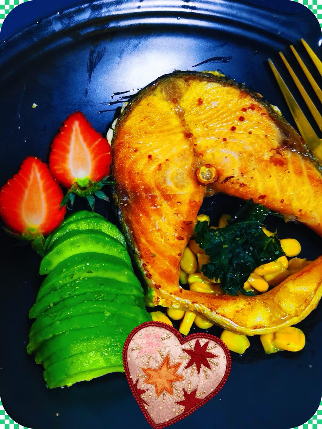 香煎佳沃三文鱼排佐咖喱炒饭