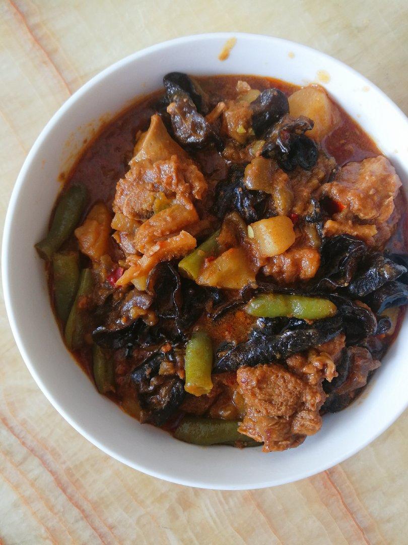 土豆烧排骨