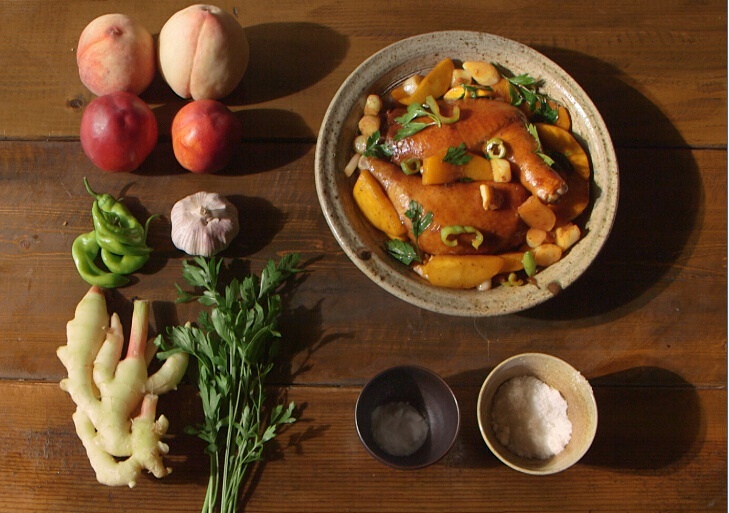 【欧阳应霁 私家原味料理】黄桃焖鸡的做法