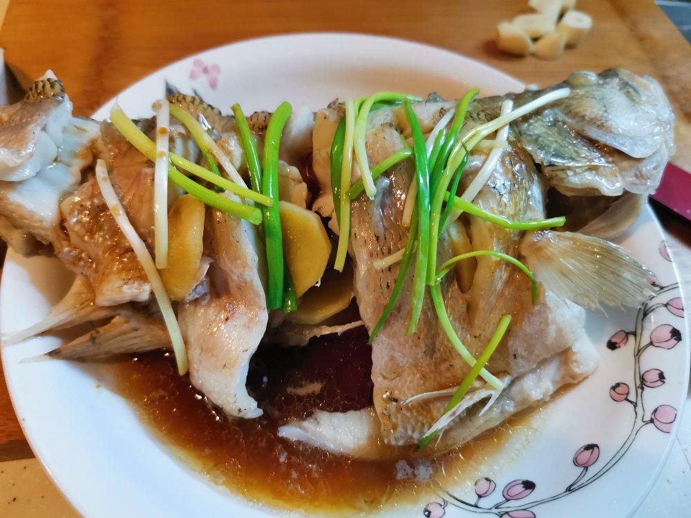 清蒸鲈鱼