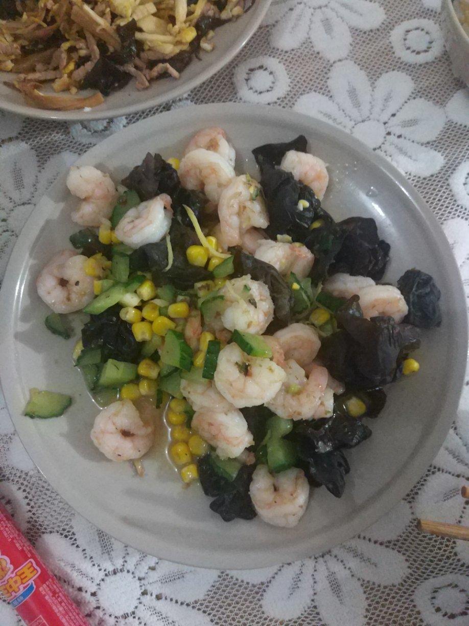 木耳黄瓜炒虾仁