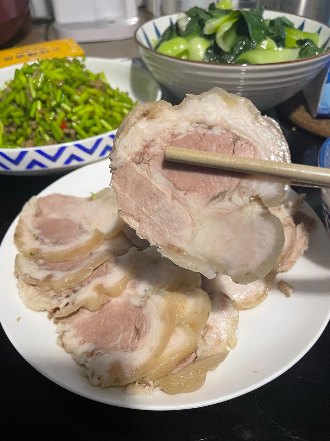 白切猪蹄髈（猪肘子）