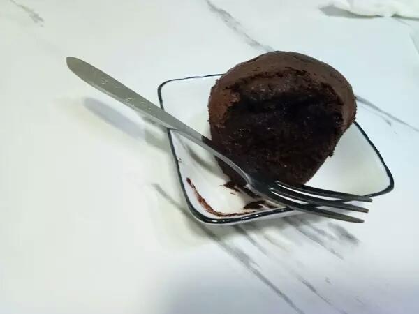 给妹子群的巧克力熔岩蛋糕