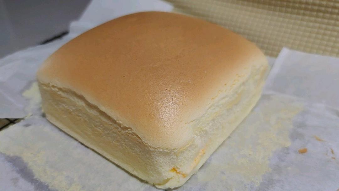 堪比柯基屁股
爆浆芝士🧀古早蛋糕