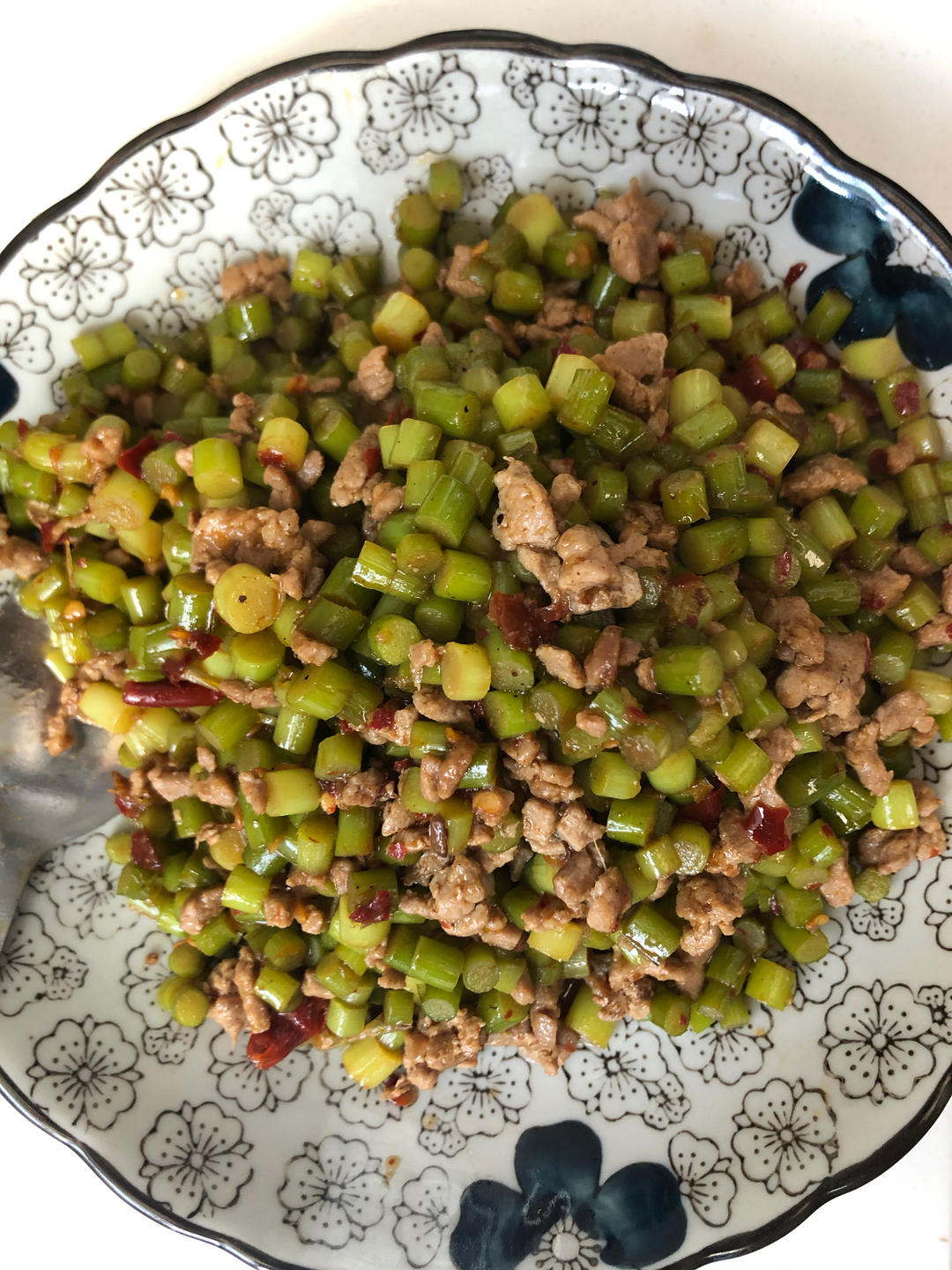 重磅下饭菜-香辣豆豉肉糜炒蒜苔