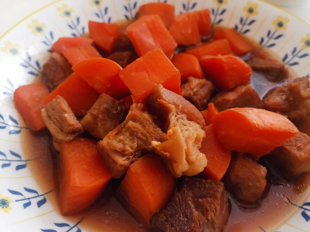 周末懒人版胡萝卜红烧牛腩