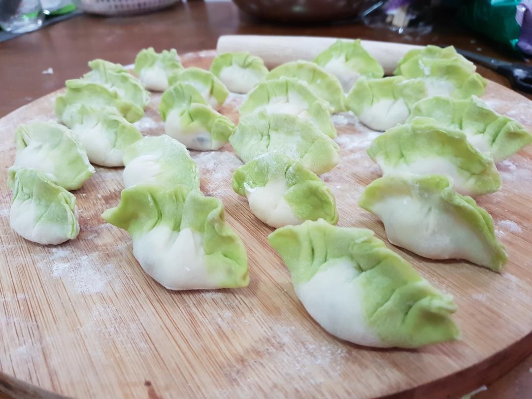 翡翠白玉白菜饺子详细版（附翡翠白玉白菜饺子包法，翡翠白玉饺子皮两种制法，面包机和面，翡翠白玉烧卖，各种馅料搭配）