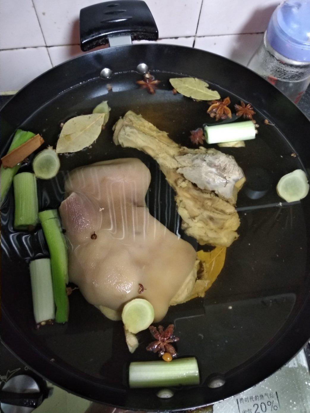冰花肘子