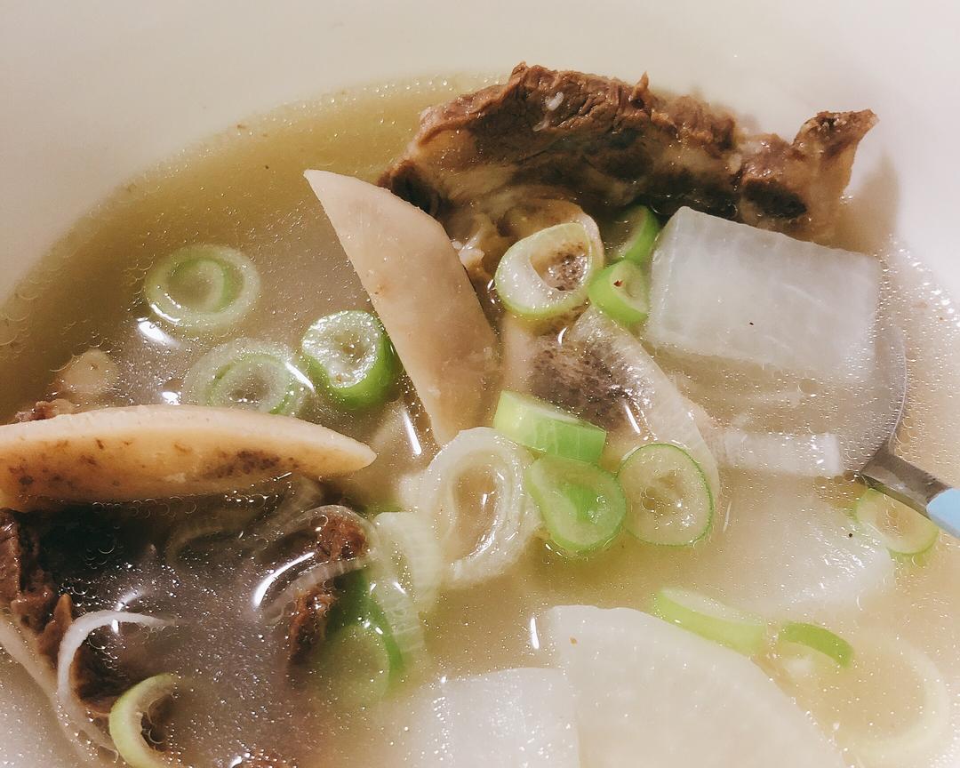 韩式清炖牛骨汤的做法