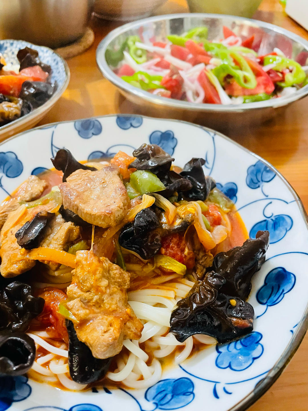 新疆过油肉拌面