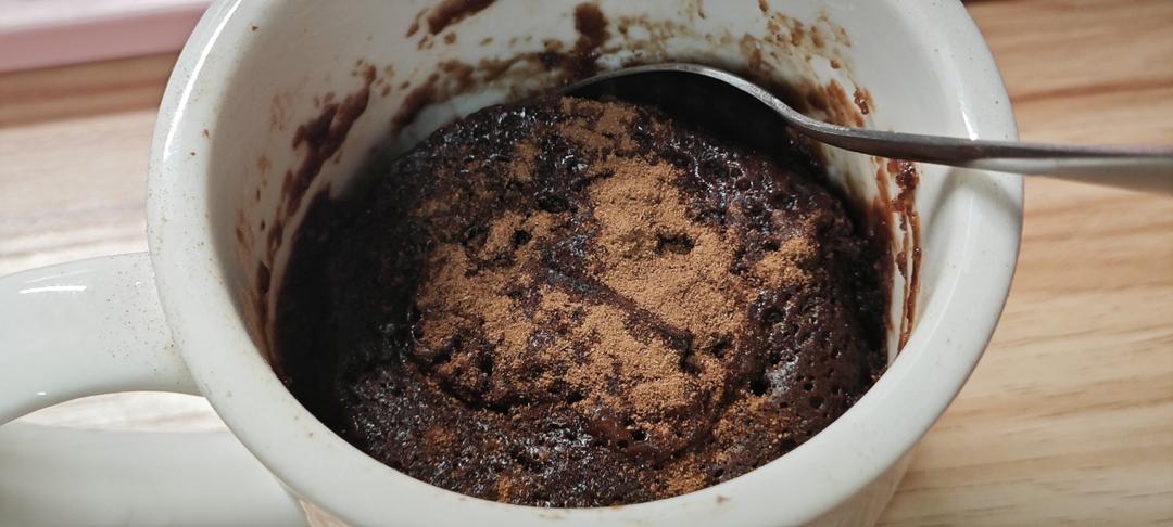 三分钟的巧克力马克杯蛋糕（微波炉版）