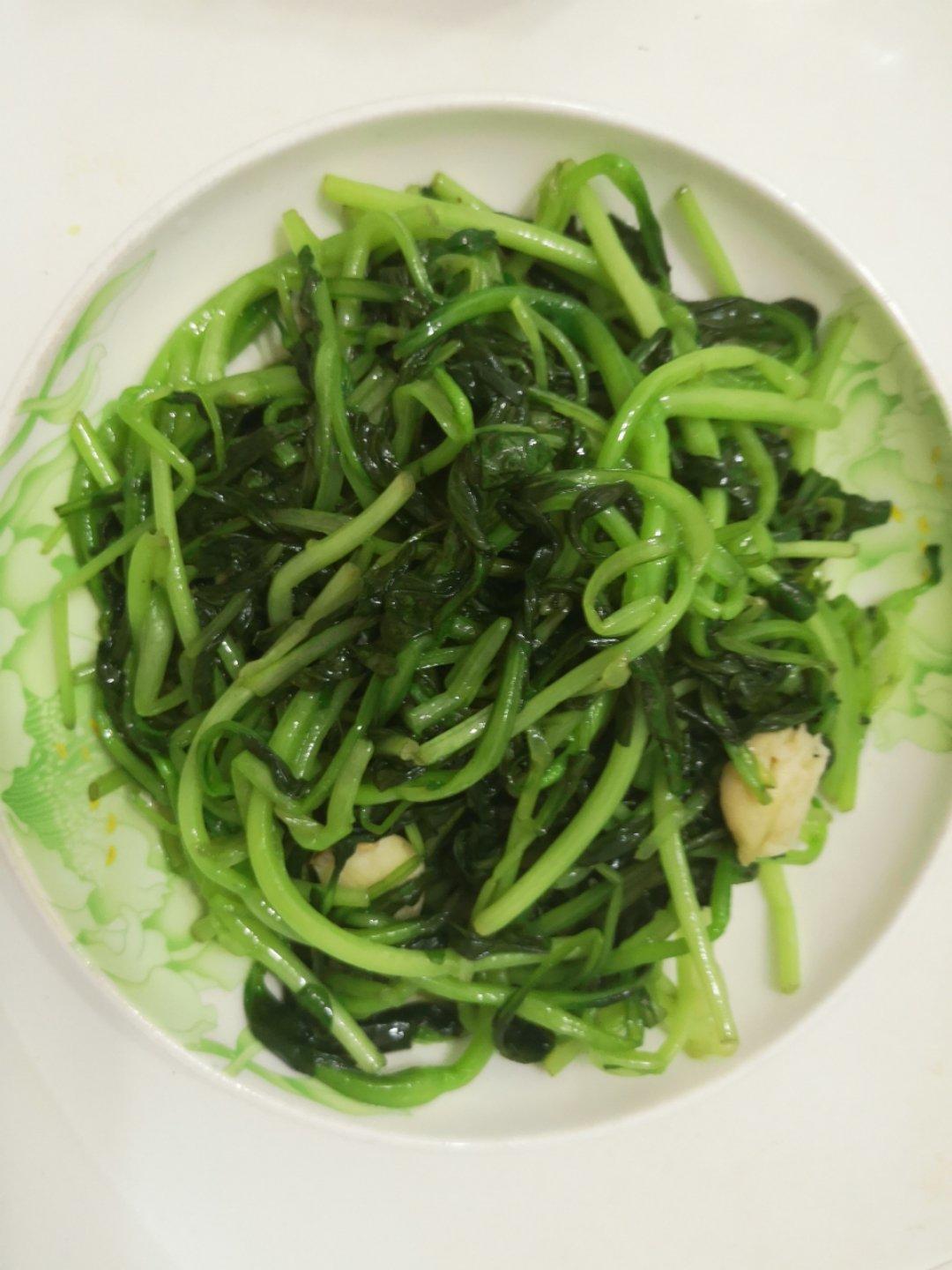 清炒鸡毛菜(蒸鱼豉油版本，不修图)