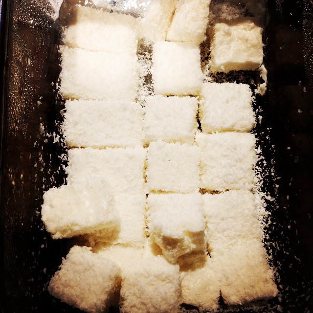 完胜85度C牛奶椰丝小方