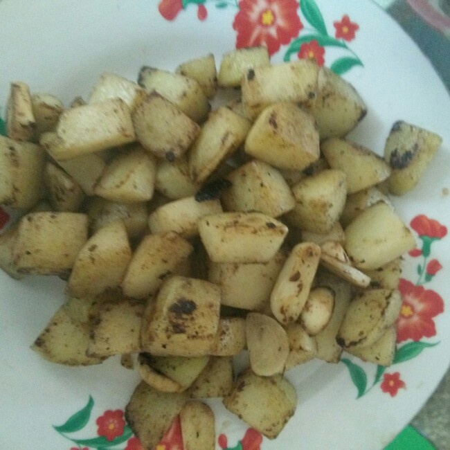 其实我们都很忙，要美味也要简单，孜然土豆粒