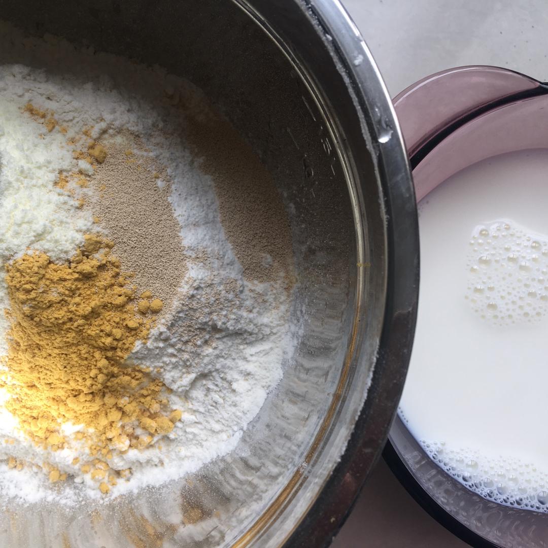 纯奶手撕吐司的做法 步骤1