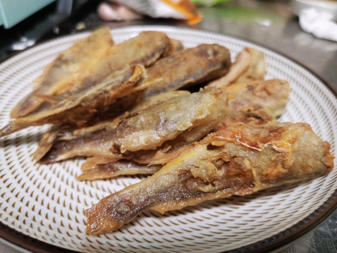 干炸香酥小黄鱼