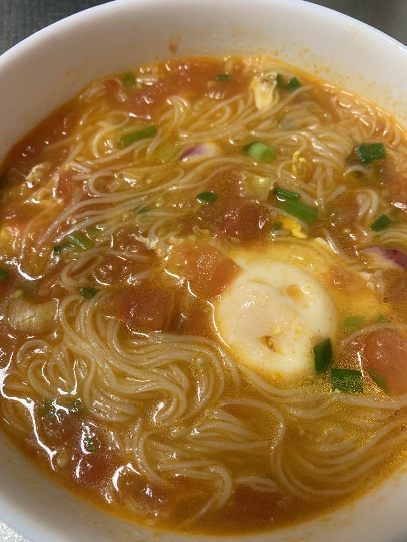 宸铭妈咪de厨房做的最家常de西红柿鸡蛋面