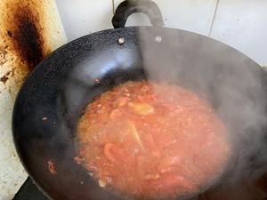 酸辣可口的蕃茄肥牛米线的做法 步骤5