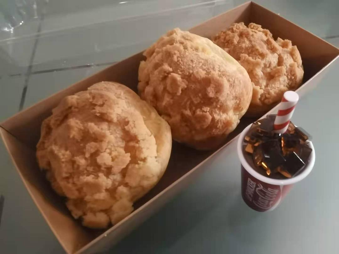 一口就爆浆的卡士达酥皮泡芙