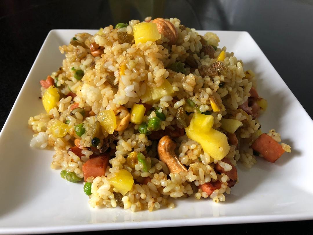 避风塘菠萝咖喱炒饭