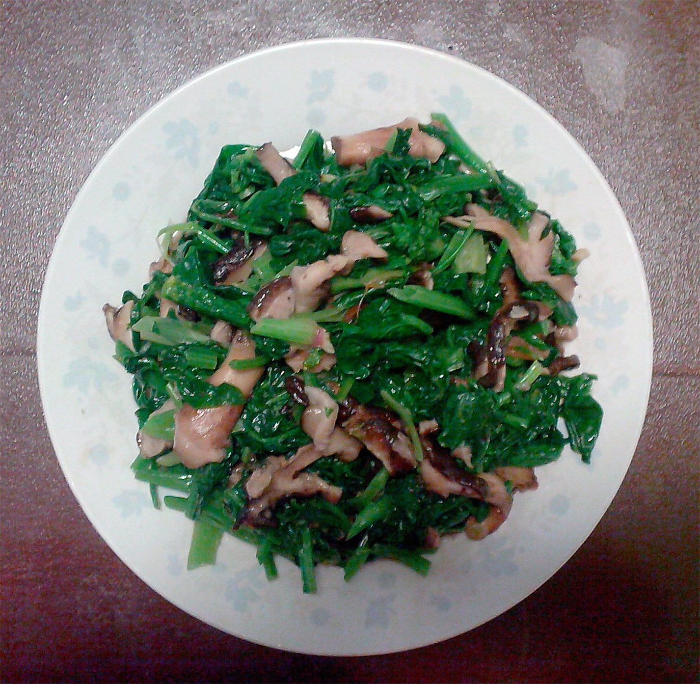 菠菜炒蘑菇