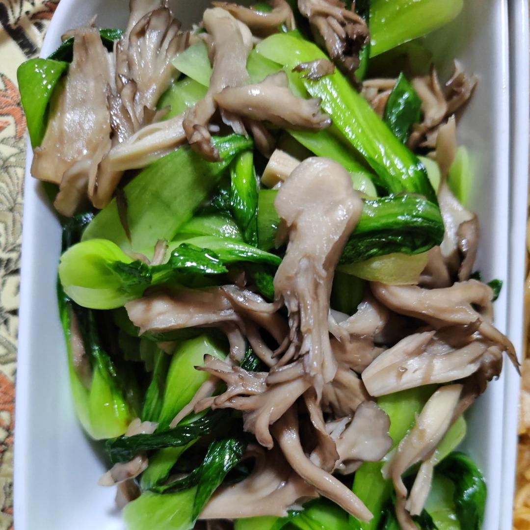 清炒新鲜灰树花