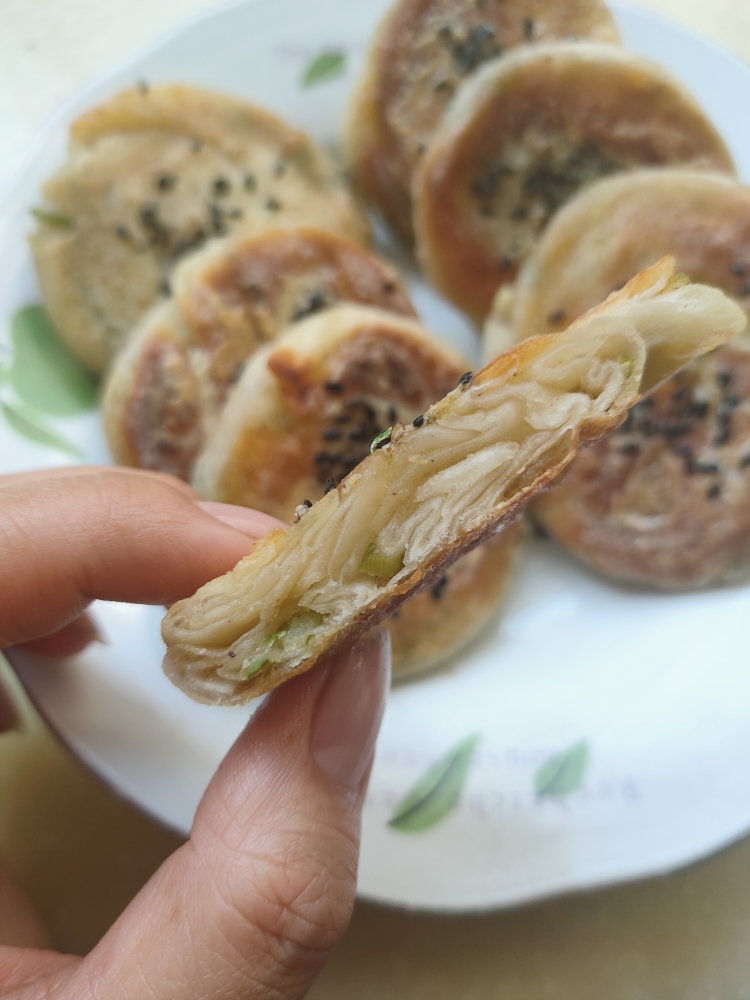 葱花油酥饼（饺子皮版）的做法