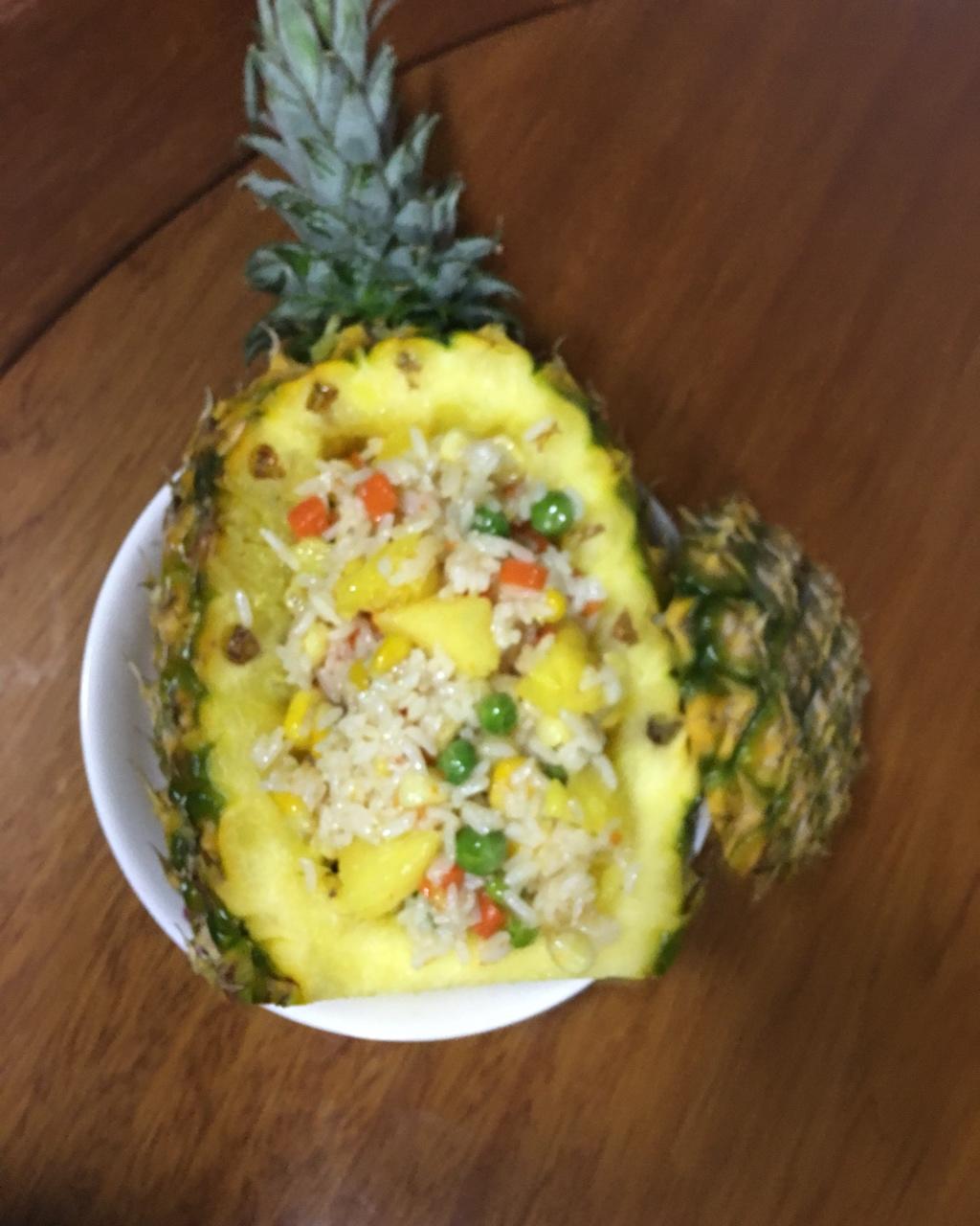 虾仁菠萝炒饭