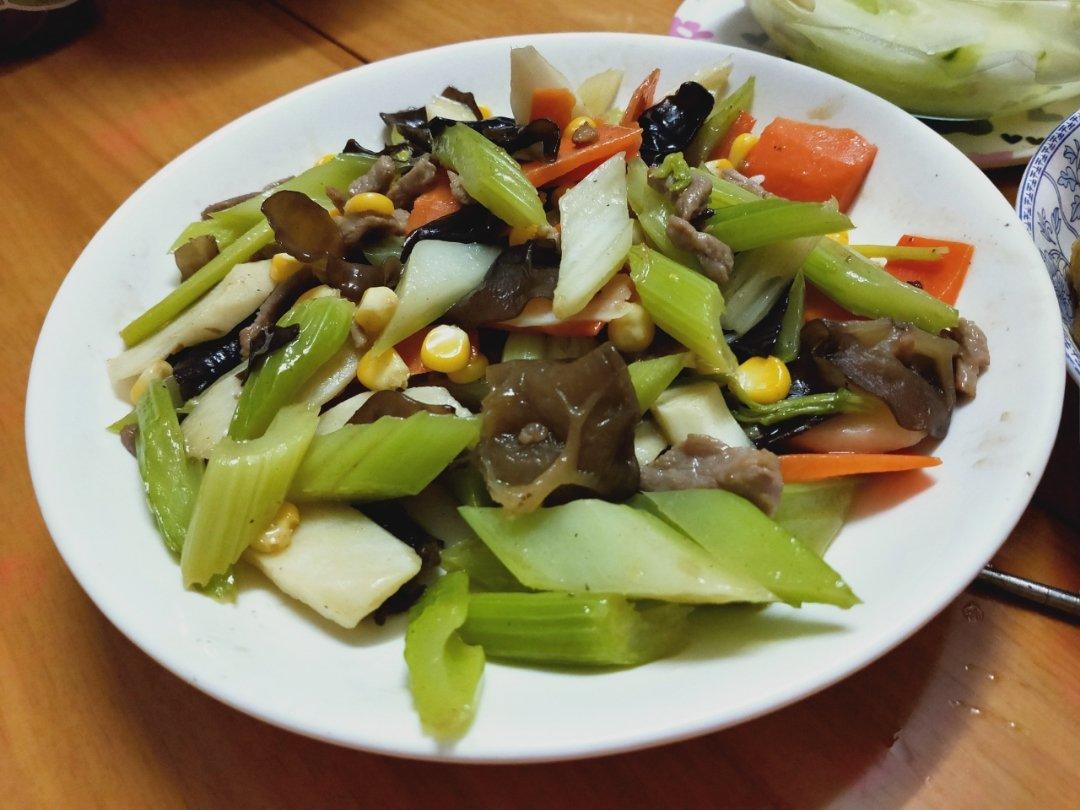 【食材包操作说明】西芹百合什锦炒