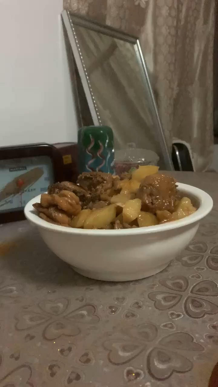 土豆炖鸡块