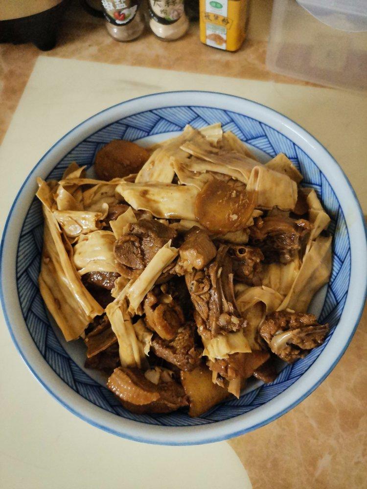 yun小云做的腐竹闷鸭
