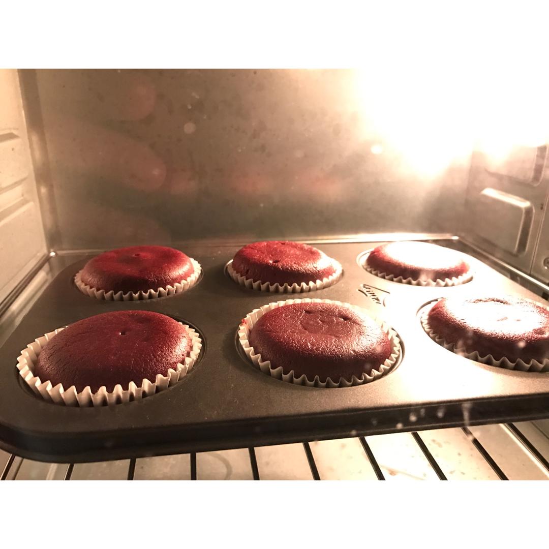红丝绒杯子蛋糕（酸奶油Q弹版）Red velvet cupcake