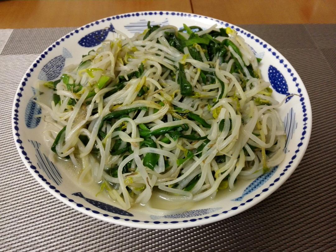 绿豆芽炒韭菜