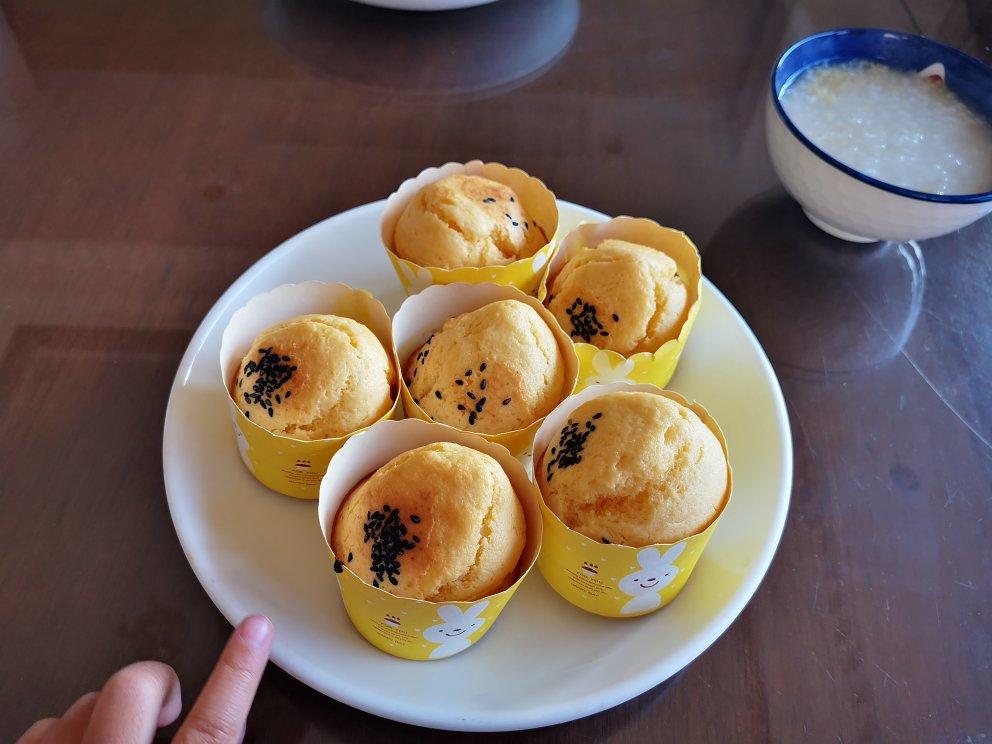 简单快手松饼/小蛋糕，松软香甜只要五分钟（松饼粉版）