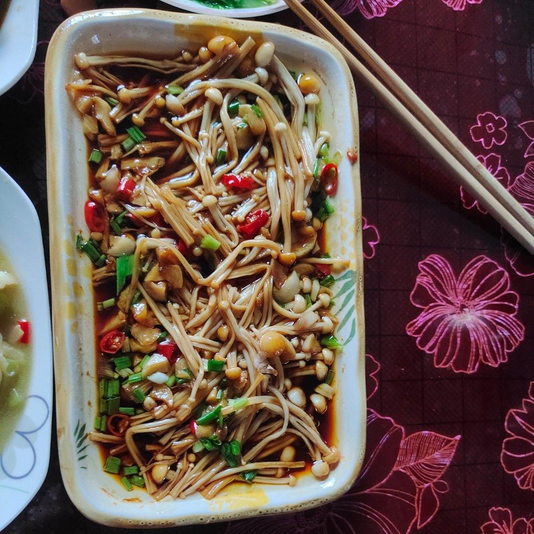 上桌就被秒光，蒜蓉金针菇