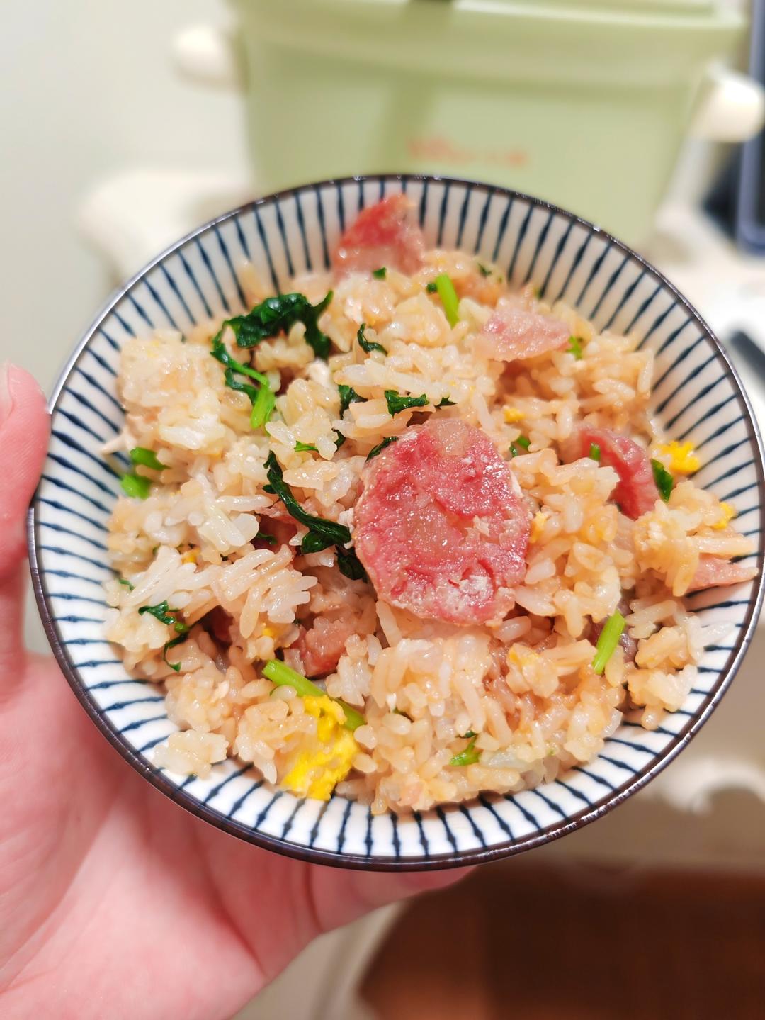 广式腊肠煲仔饭