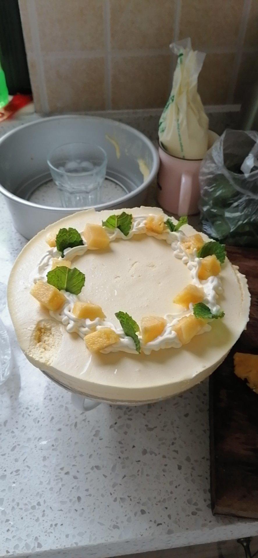菠萝白巧慕斯蛋糕