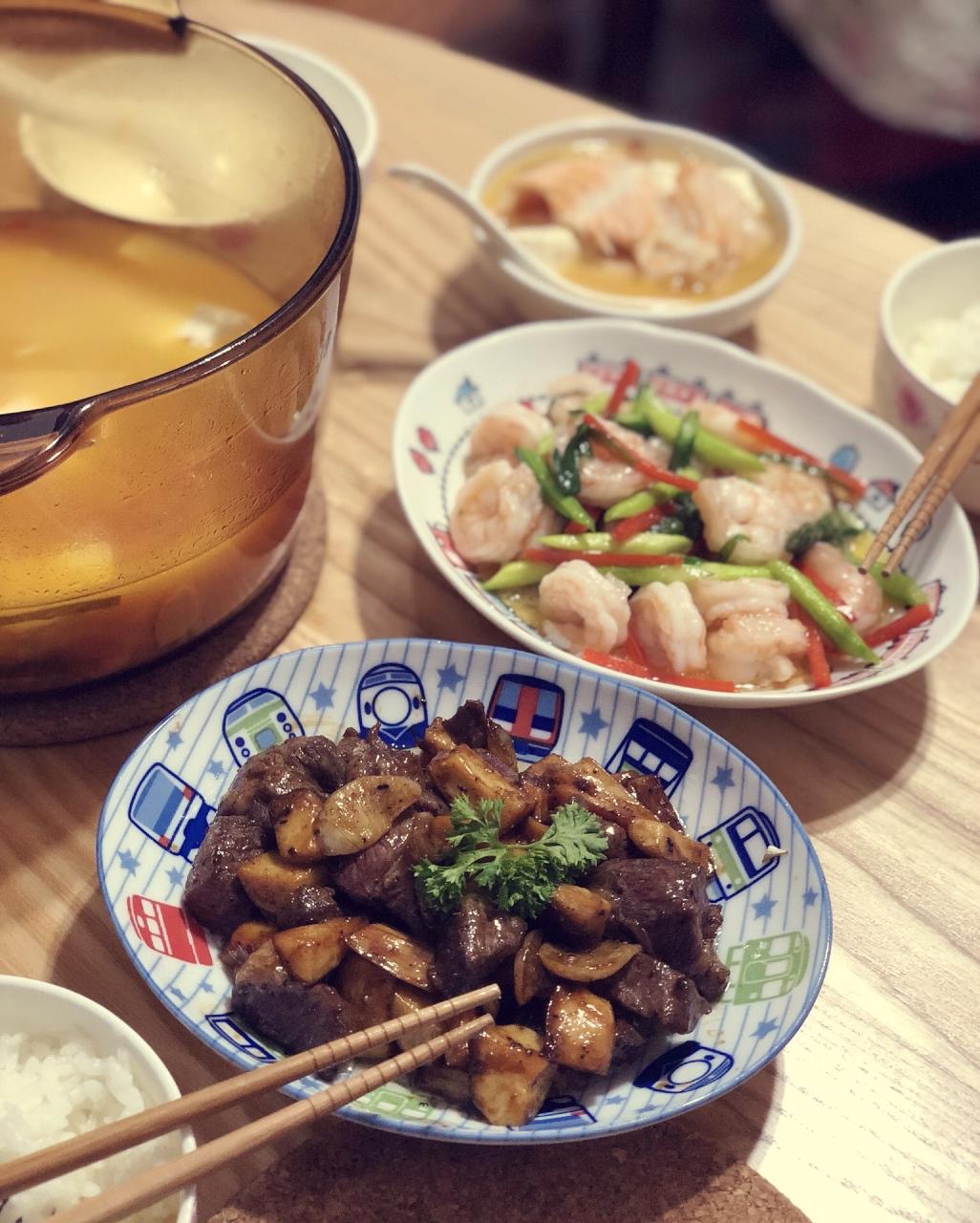 秘制铁板黑椒牛肉粒