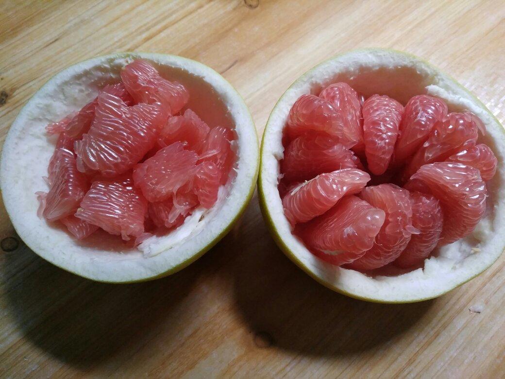 巧剥柚子皮
