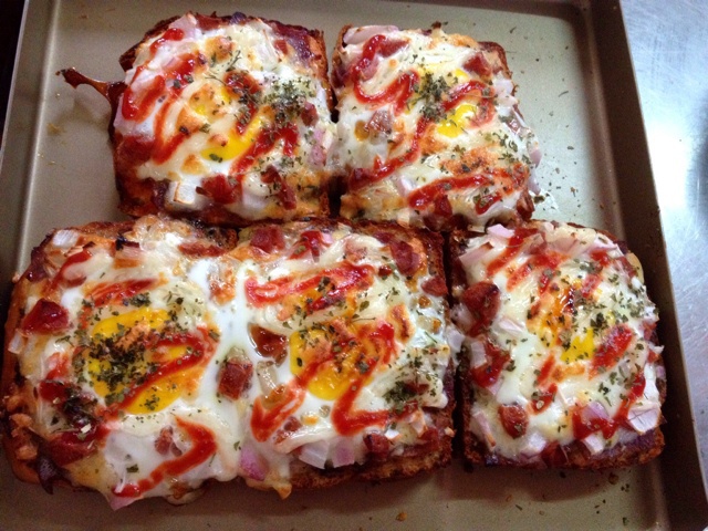 吐司太阳蛋披萨