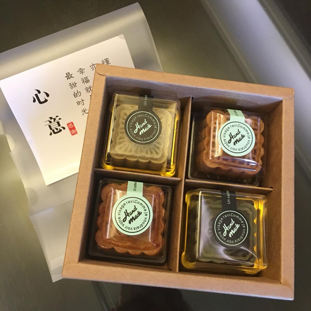 广式月饼——蛋黄莲蓉月饼