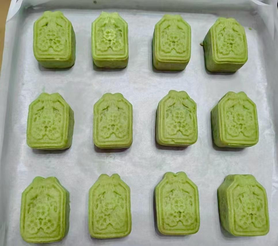 今年爆火的开心果脆皮月饼｜开心果霸霸月饼