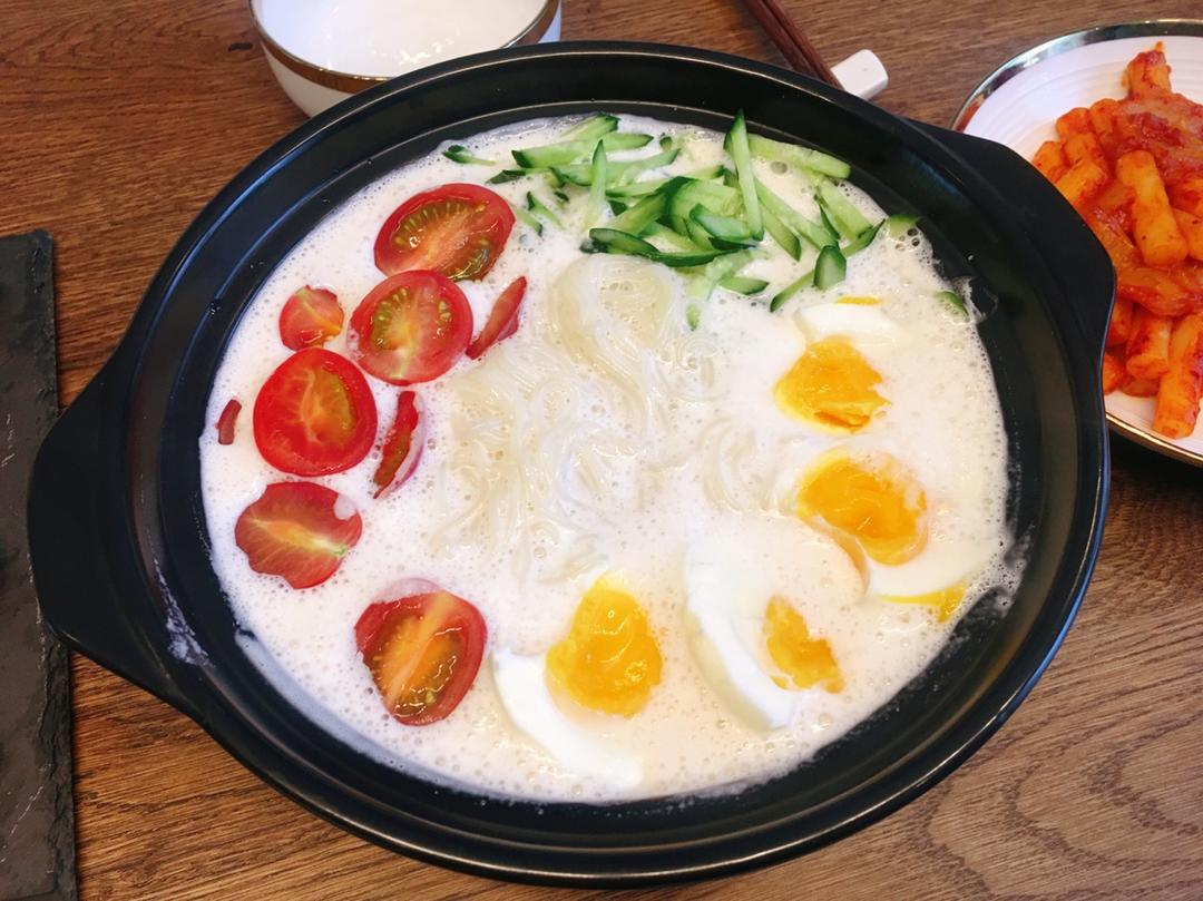 【韩食记】夏季特供健康料理--韩国豆浆冷面 콩국수