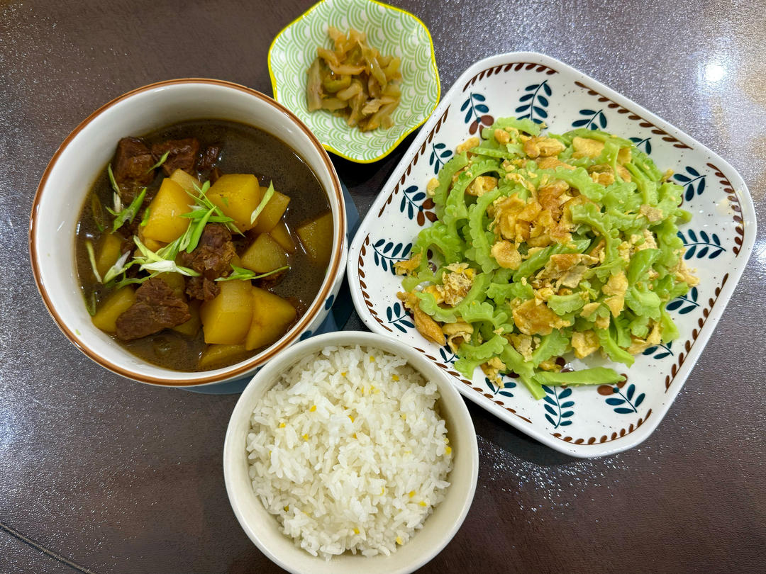 小土豆烧牛肉，红烧牛腩，好吃到舔盘