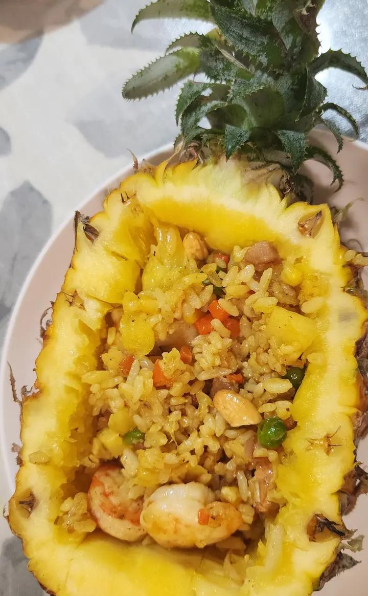超正の泰式菠萝炒饭