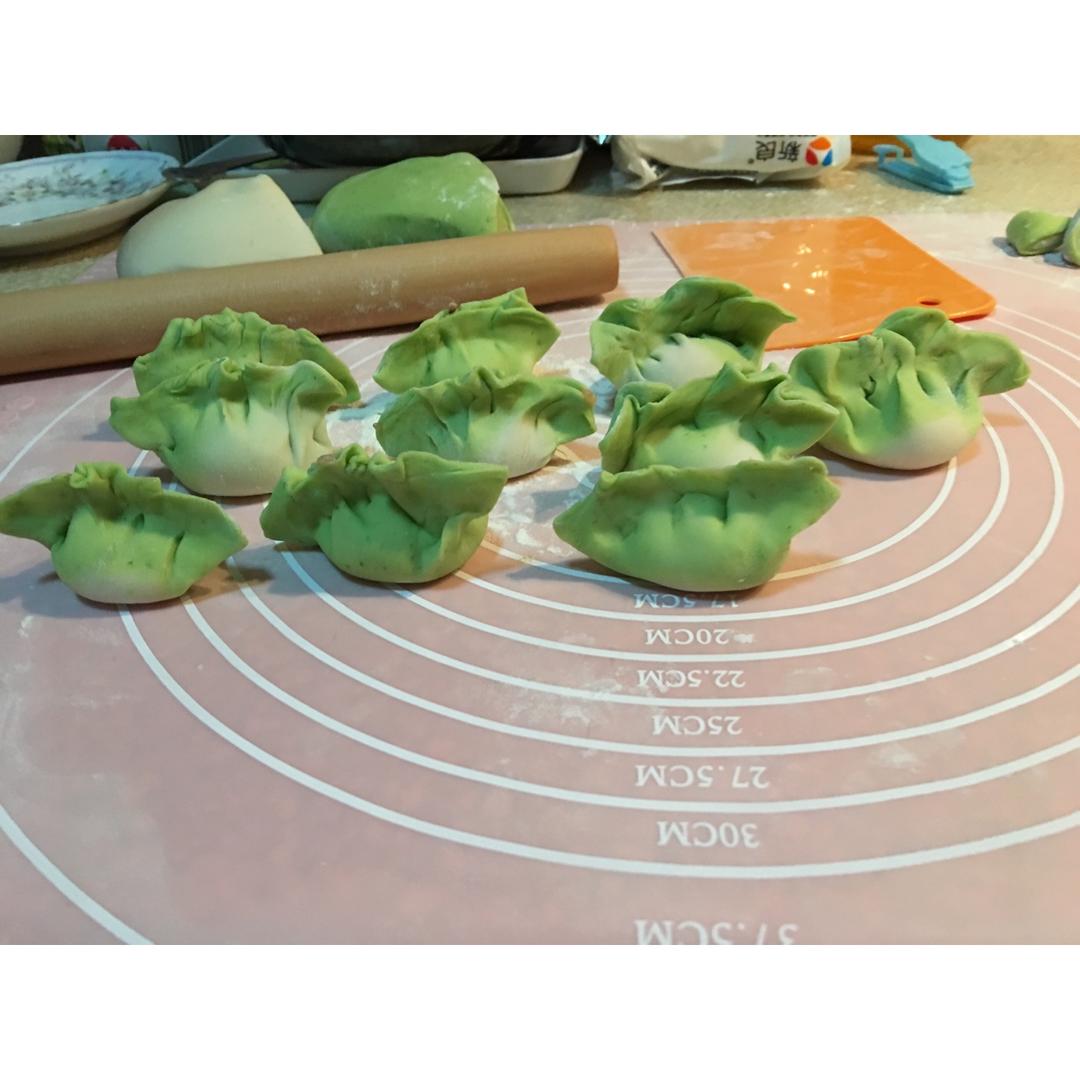 翡翠白玉白菜饺子详细版（附翡翠白玉白菜饺子包法，翡翠白玉饺子皮两种制法，面包机和面，翡翠白玉烧卖，各种馅料搭配）